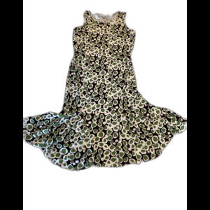 Danny & Nicole Dress size 10 Green Cream Fit & Flare + Stretch Sleeveless FUN
